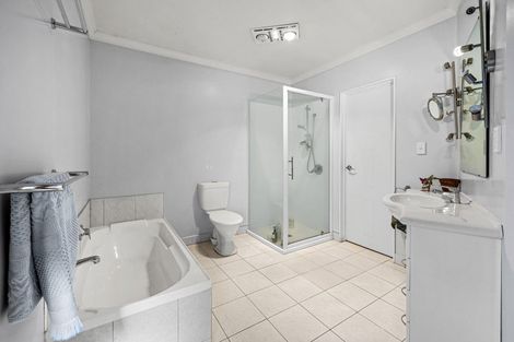 Photo of property in 4 Bay View Road, Raglan, 3225