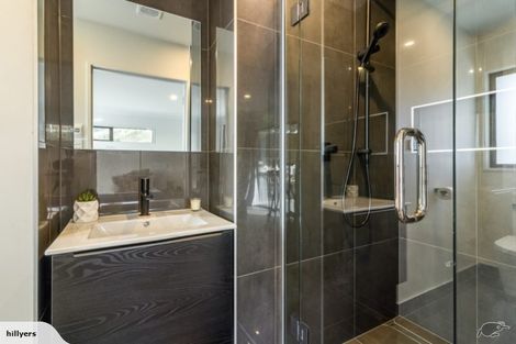 Photo of property in 122 Mccormacks Bay Road, Redcliffs, Christchurch, 8081