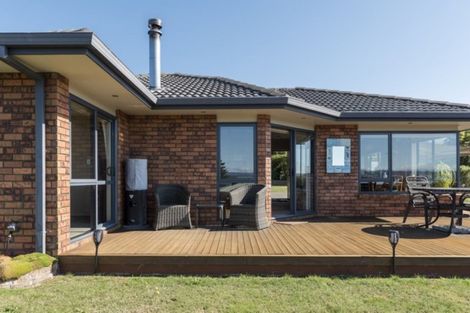 Photo of property in 3 Kinder Street, Acacia Bay, Taupo, 3330