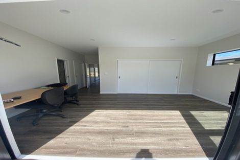 Photo of property in 32a Tupaki Place, Pakuranga Heights, Auckland, 2010