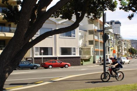 Photo of property in 82 Oriental Parade, Oriental Bay, Wellington, 6011