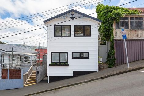 Photo of property in 1a Port Street, Mount Victoria, Wellington, 6011