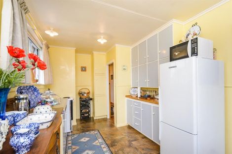 Photo of property in 27 Holland Crescent, Bulls, 4818