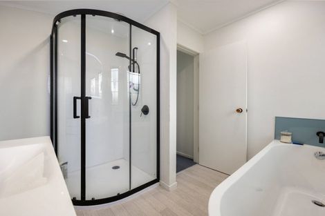 Photo of property in 43 Lachlan Drive, Dinsdale, Hamilton, 3204