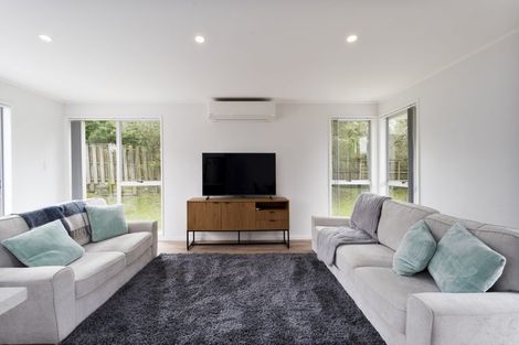 Photo of property in 37 Clyma Place, Massey, Auckland, 0614