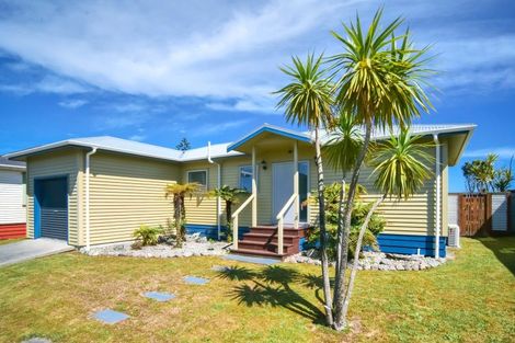 Photo of property in 27 Beach Street, Hokitika, 7810