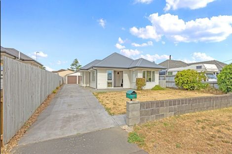 Photo of property in 15 Cuffs Road, Wainoni, Christchurch, 8061