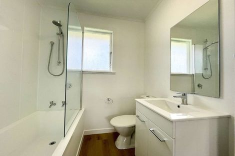 Photo of property in 4 Simons Street, Moturoa, New Plymouth, 4310