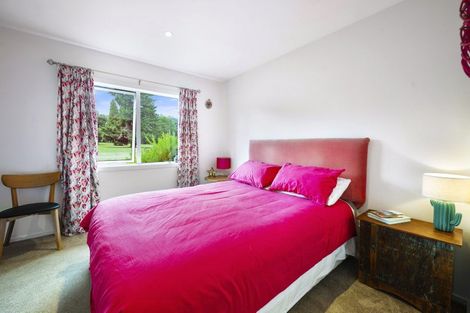 Photo of property in 1 Seagers Close, Kinloch, Taupo, 3377