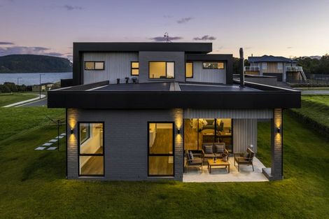 Photo of property in 32 Okaia Drive, Kinloch, Taupo, 3377