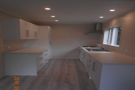 Photo of property in 13b Florio Terrace, Tawa, Wellington, 5028