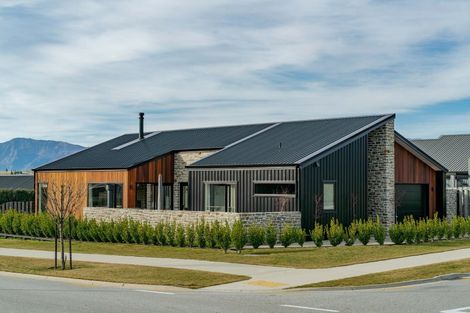 Photo of property in 32 Mount Nicholas Avenue, Wanaka, 9305