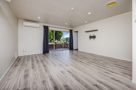 Photo of property in 2/60 Moncrieff Avenue, Clendon Park, Auckland, 2103