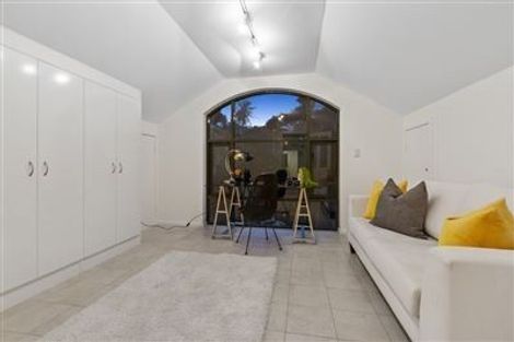 Photo of property in 9 The Knoll, Greenhithe, Auckland, 0632