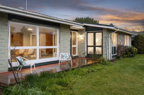 Photo of property in 15 Ostend Place, Avonhead, Christchurch, 8042