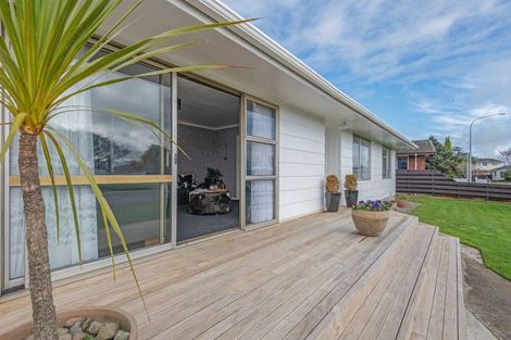 Photo of property in 124 Benmore Avenue, Cloverlea, Palmerston North, 4412