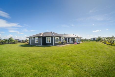 Photo of property in 33 Hartwell Drive, Kelvin Grove, Palmerston North, 4470