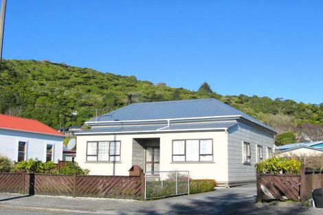 Photo of property in 37 Shakespeare Street, Greymouth, 7805