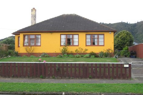 Photo of property in 10 Pringle Street, Taita, Lower Hutt, 5011