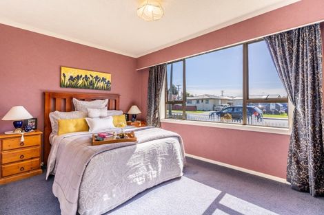 Photo of property in 13 Church Street, Winton, 9720