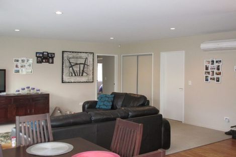 Photo of property in 17 Faringdon Boulevard, Rolleston, 7615