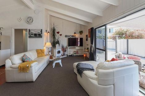 Photo of property in 9a Peter Place, Mangakakahi, Rotorua, 3015