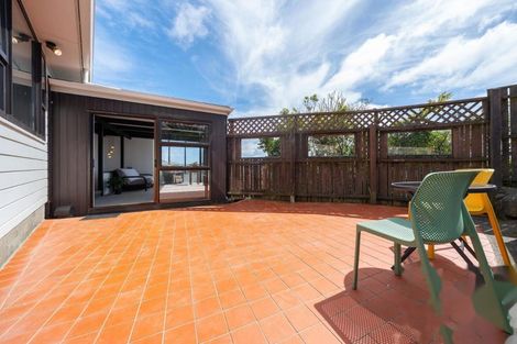 Photo of property in 16 Carluke Street, Paparangi, Wellington, 6037