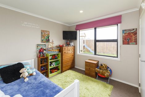 Photo of property in 7 Medallion Court, Kelvin Grove, Palmerston North, 4414