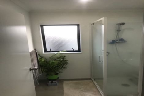 Photo of property in 1 Beardmore Lane, Papakura, 2110