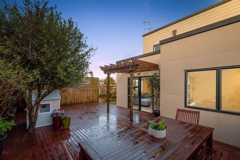 Photo of property in 11 Gunner Drive, Te Atatu Peninsula, Auckland, 0610