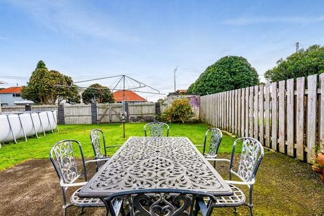 Photo of property in 1 List Street, Welbourn, New Plymouth, 4310