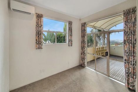 Photo of property in 9 Lorikeet Place, Unsworth Heights, Auckland, 0632