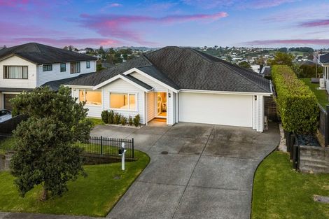Photo of property in 24 Woodridge Drive, Stanmore Bay, Whangaparaoa, 0932