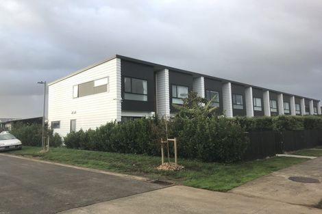 Photo of property in 1 Beardmore Lane, Papakura, 2110