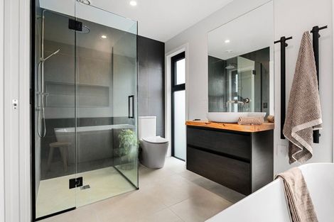 Photo of property in 18 Tunarau Street, Raglan, 3225
