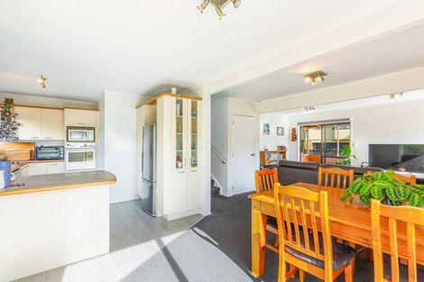 Photo of property in 9 Seagrove Road, West Harbour, Auckland, 0618