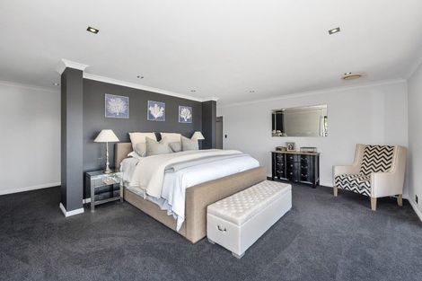 Photo of property in 12a Wainoni Heights, Greenhithe, Auckland, 0632