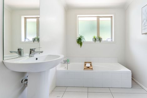 Photo of property in Totara Grove, 2/115 Grove Street, The Wood, Nelson, 7010