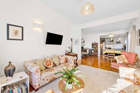 Photo of property in 22 Jackson Street, Island Bay, Wellington, 6023