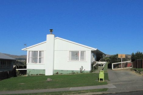 Photo of property in 8 Rangituhi Crescent, Takapuwahia, Porirua, 5022