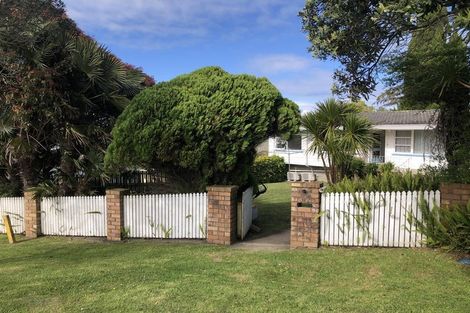 Photo of property in 312 Glenfield Road, Glenfield, Auckland, 0629