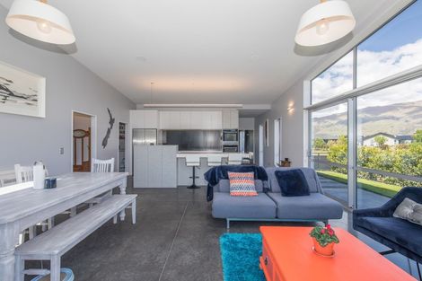 Photo of property in 48 Minaret Ridge, Wanaka, 9305