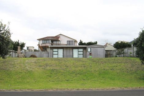 Photo of property in 12 Day Dawn Crescent, Omaha, 0986