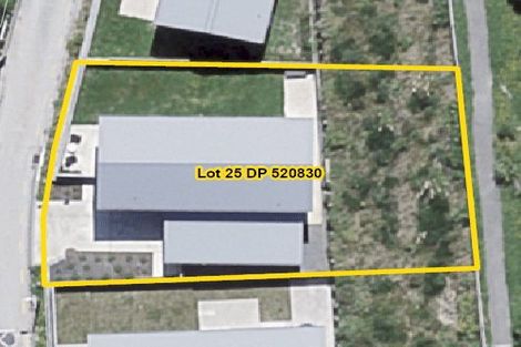 Photo of property in 16 Brindle Way, Newlands, Wellington, 6037