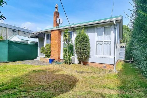 Photo of property in 1/8 Keeling Road, Henderson, Auckland, 0612