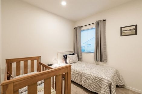 Photo of property in 29 Resolution Drive, Gulf Harbour, Whangaparaoa, 0930