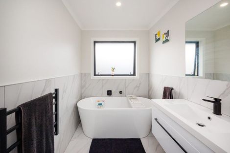 Photo of property in 8 Henty Lane, Marton, 4710