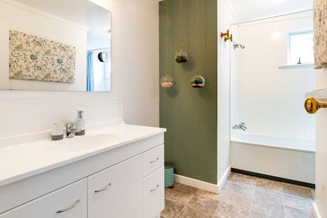 Photo of property in 2 Paradise Road, Napier South, Napier, 4110