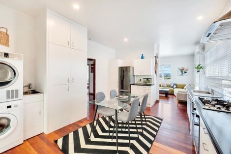 Photo of property in 19 Porter Crescent, Helensville, 0800