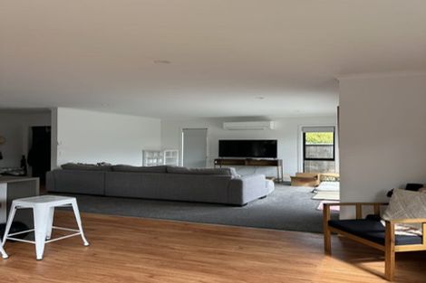 Photo of property in 9b Faulke Avenue, Wainuiomata, Lower Hutt, 5014